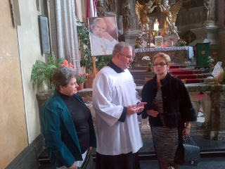 Danuta Wałęsa w kościele_1