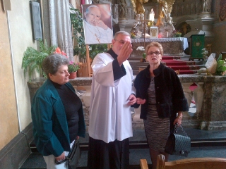 Danuta Wałęsa w kościele_3